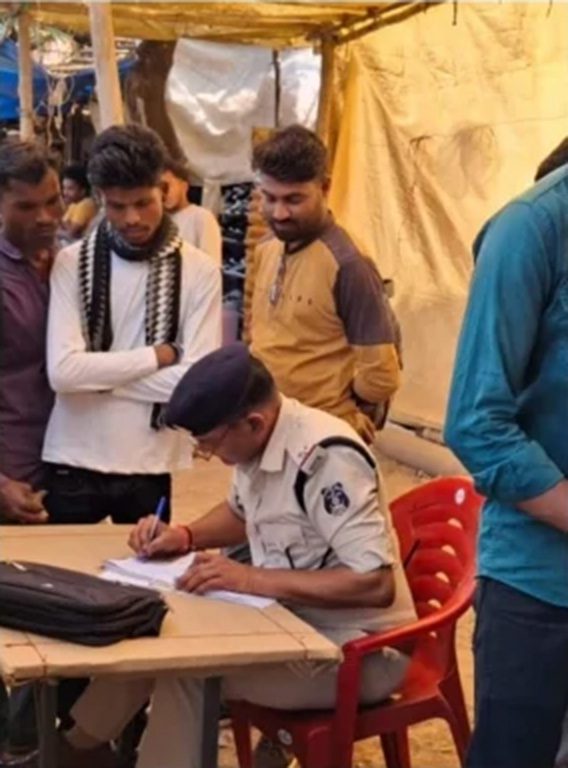 बस्तर पुलिस अधीक्षक ने हेलमेट पहनने की अपील की, 100 दुपहिया चालकों पर की कार्रवाई