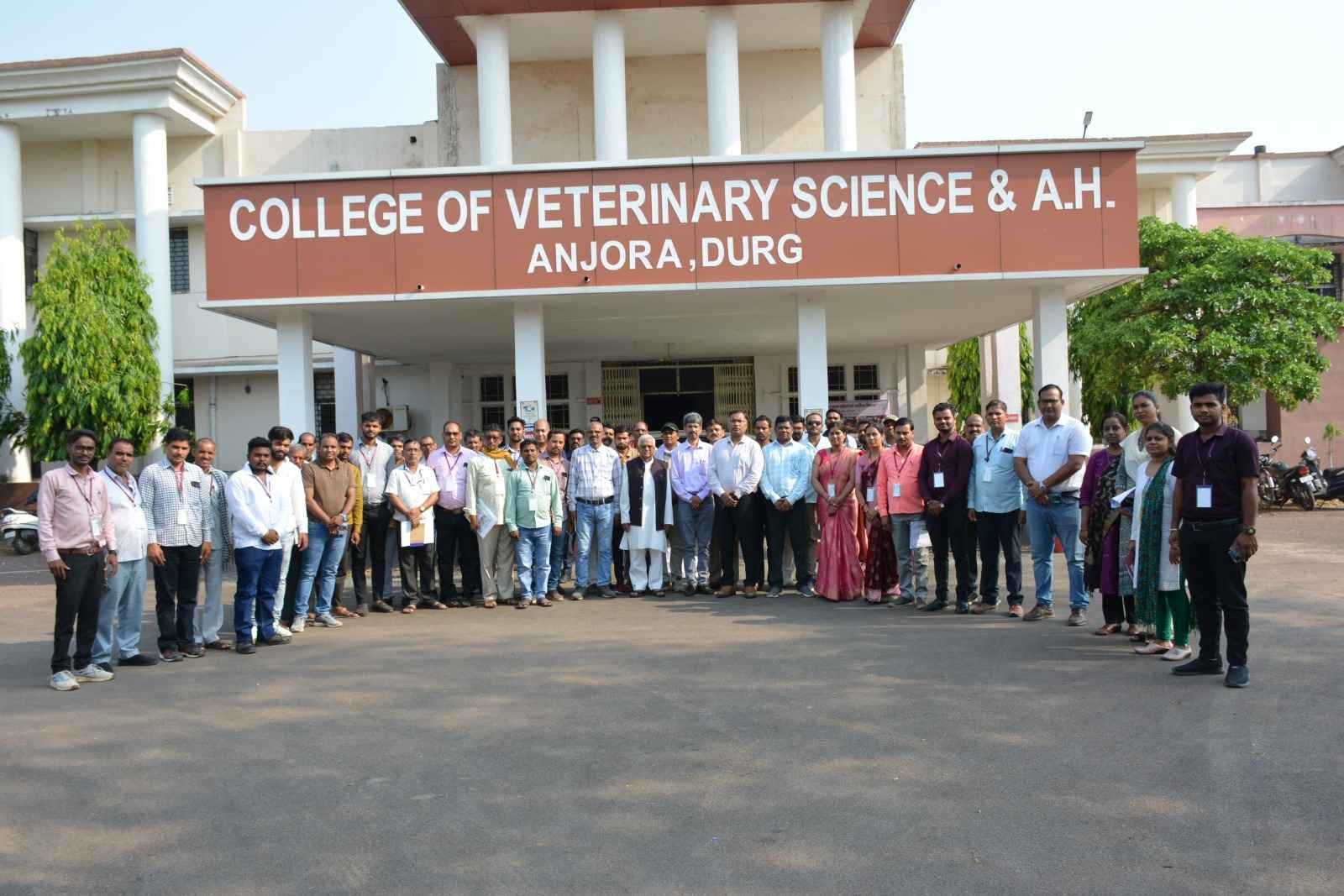 kamdhenu-vishwavidyalaya-dairy-udyamita-prashikshan-46-kisano-ko-praman-patra